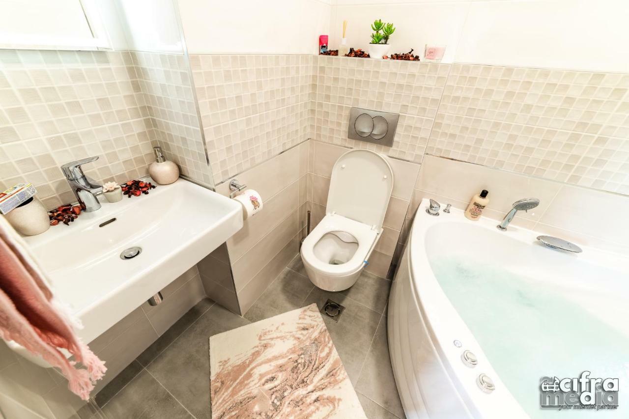 Apartmani Alexandar15 Novi Sad Ngoại thất bức ảnh
